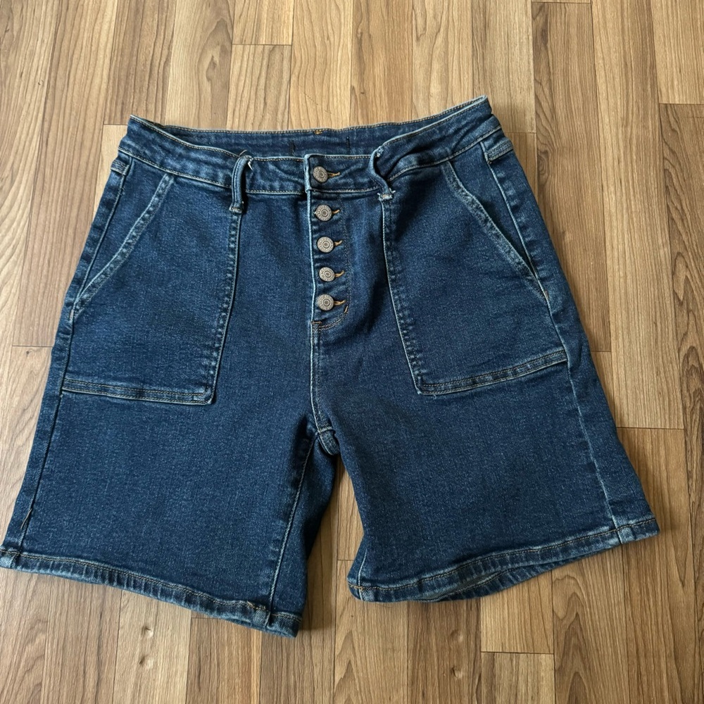 Judy Blue Denim Exposed Button Fly Jean Shorts Women’s Size Large Waist 30